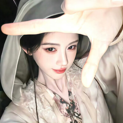 鞠婧祎