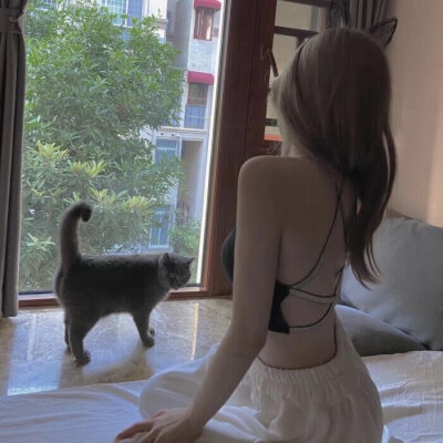 女