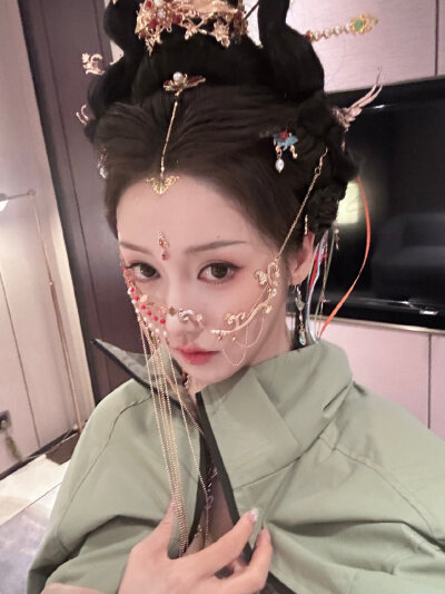 姜贞羽