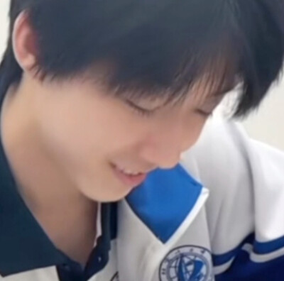 校服羊