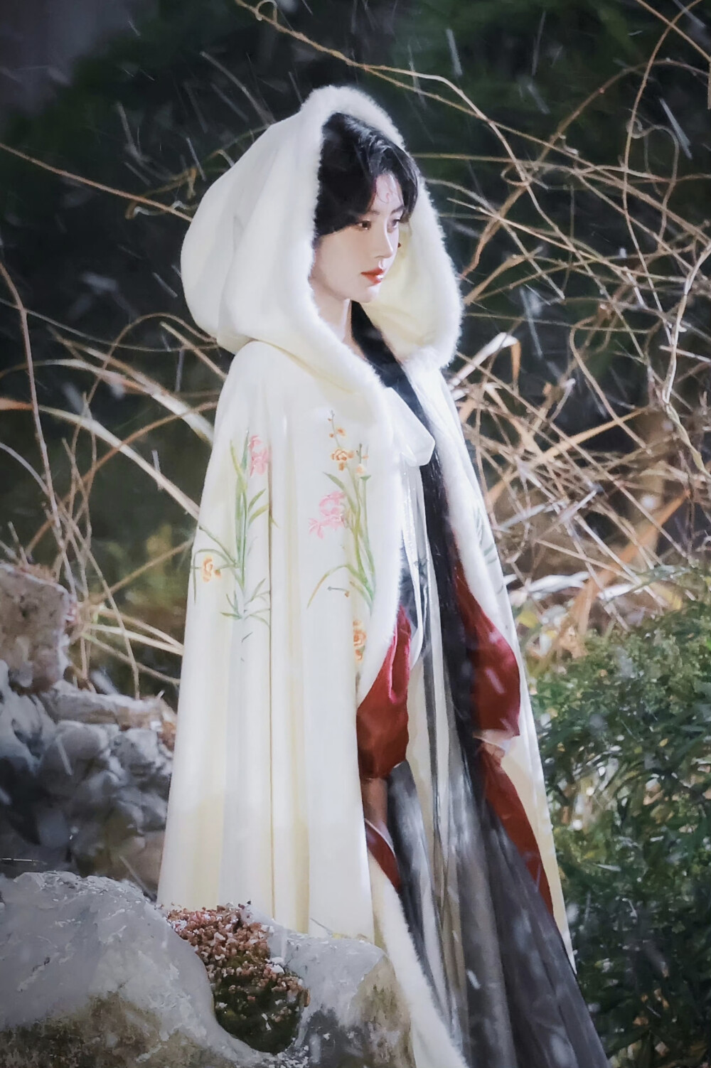 月鳞绮纪 露芜衣