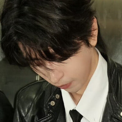 蒋易is a vampire～
