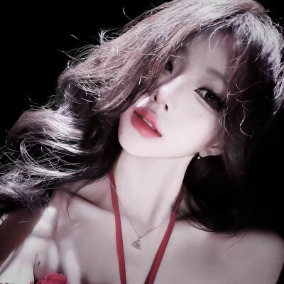女