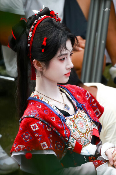 鞠婧祎