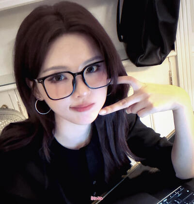 杨超越 头像