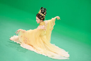 迪丽热巴河南卫视中秋奇妙游
迪丽热巴嫦娥造型2025.10.5