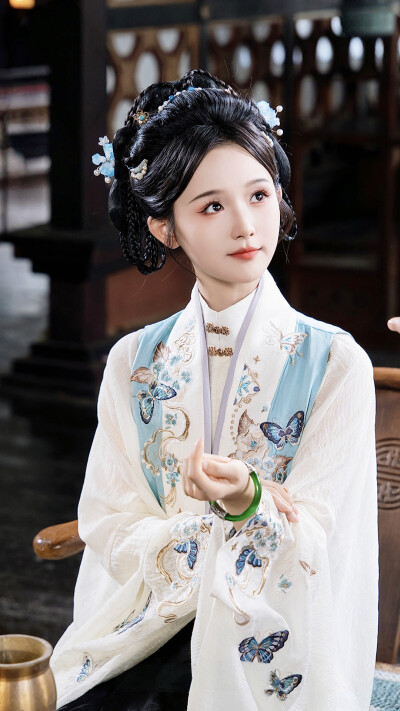 权宠黑心莲 秦菀之