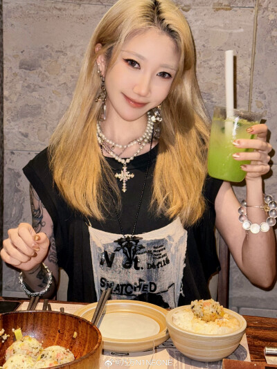 乃万