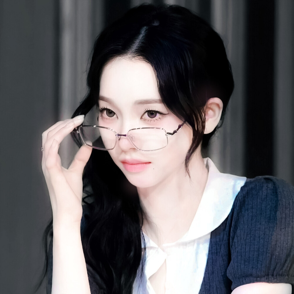  ロマンチック浪漫就即刻生效
♡романтичн로맨틱°