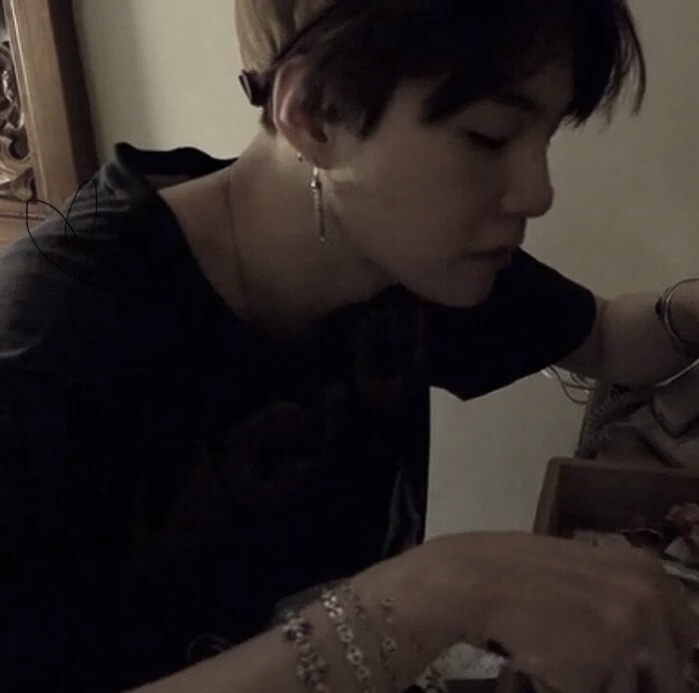 你像世界为了让我活着抛出来的诱饵