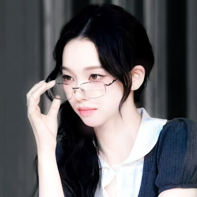  ロマンチック浪漫就即刻生效
♡романтичн로맨틱°