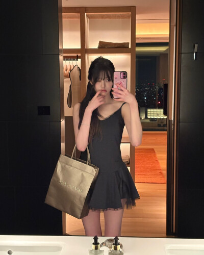 张元英