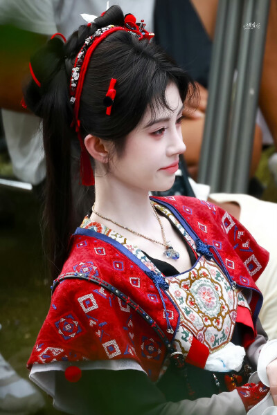 鞠婧祎