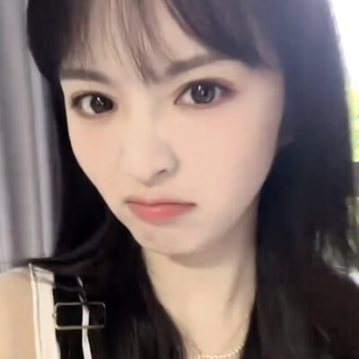 皱眉小猫