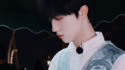 苏新皓 橙光素材
@月雾_Ophilia 自截修 抱图收藏专辑