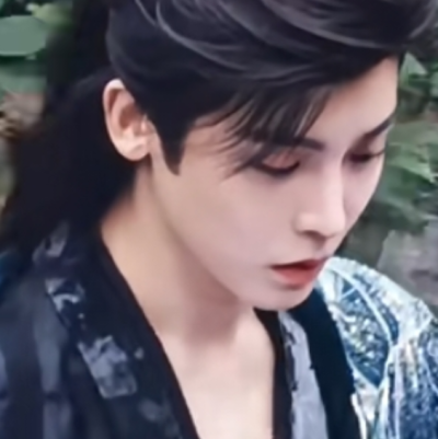 谁与我共赴入青云