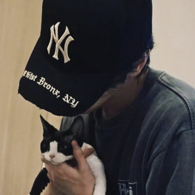 严浩翔.