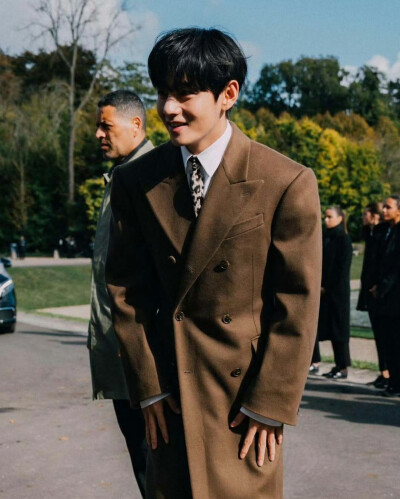 251005
voguefrance ins更新泰亨相关