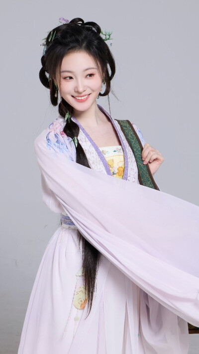 一笑随歌 凌雪影 辛凯丽