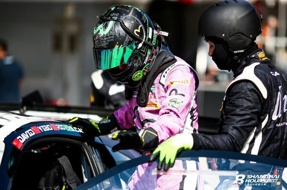 王一博
20251007
上海国际赛车场#上海8小时耐力赛#
第二节练习
见水印