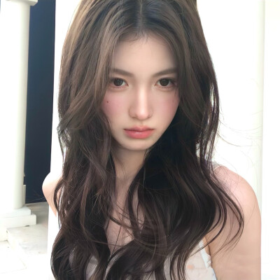 ，