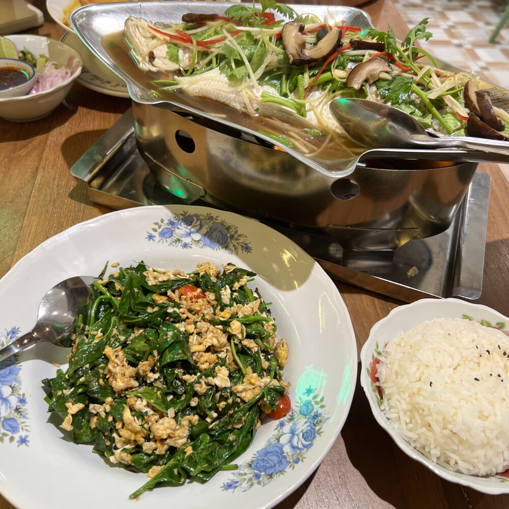 Bangkok—-GINGER FARM kitchen