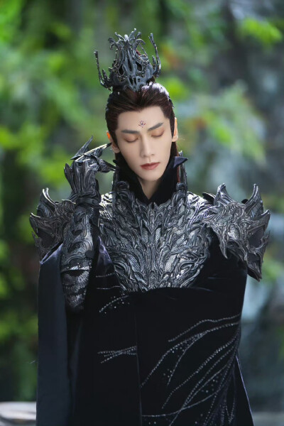 长月烬明 | 詹台烬/沧九旻/冥夜 | 罗云熙