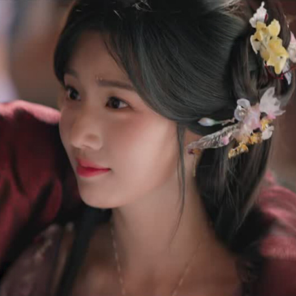 卢昱晓
入青云