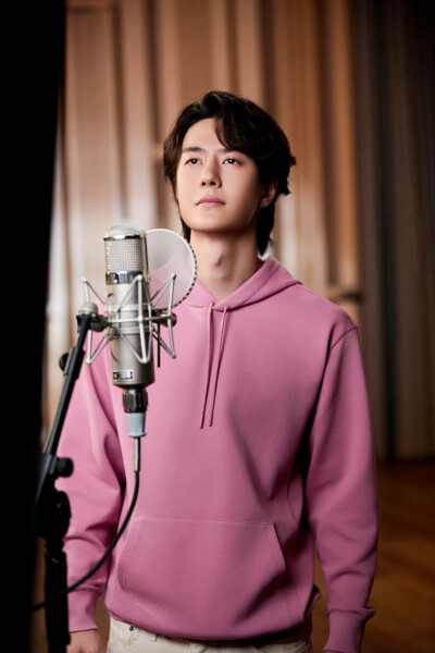 YIBO-OFFICIAL：
#王一博见证赛场上每一个高光时刻#
「冲冲冲看我气势如虹，
让那梦想升空 跨越巅峰。」
旋律昂扬，奏响时代奋进征程；
斗志燃烧，铸就赛场辉煌时刻。愿所有运动健儿们都气势如虹！
@UNIQ-王一博 《…