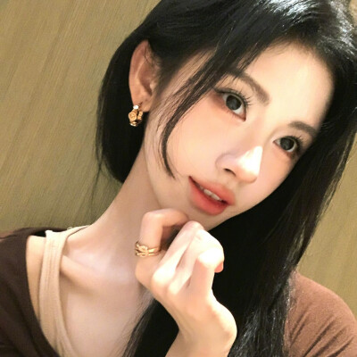 鞠婧祎