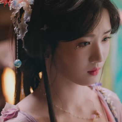 卢昱晓
入青云
