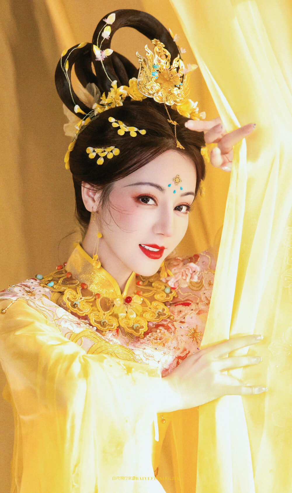 迪丽热巴
cr.@白夜飛行家