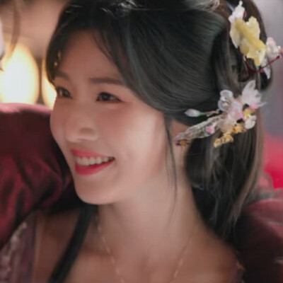 卢昱晓
入青云
