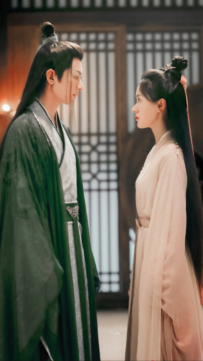 琉璃 初遇夫妇
司凤&璇玑
成毅&袁冰妍