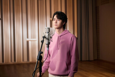 YIBO-OFFICIAL：
#王一博见证赛场上每一个高光时刻#
「冲冲冲看我气势如虹，
让那梦想升空 跨越巅峰。」
旋律昂扬，奏响时代奋进征程；
斗志燃烧，铸就赛场辉煌时刻。愿所有运动健儿们都气势如虹！
@UNIQ-王一博 《…