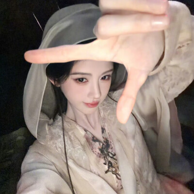 鞠婧祎