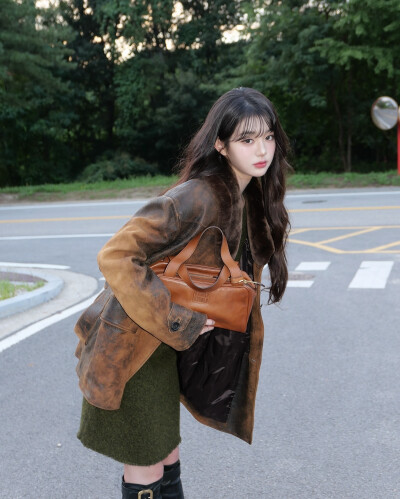 张元英