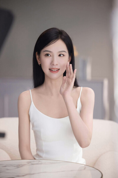 陈都灵