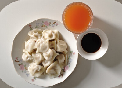 8.22 饺子 枸杞汁