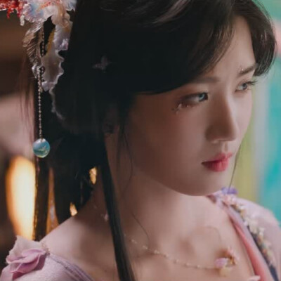 卢昱晓
入青云