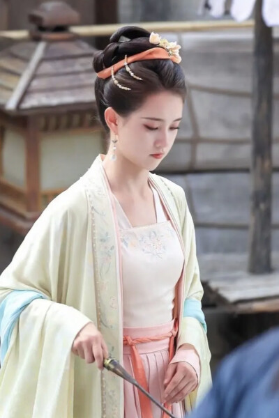 状元郎，夫人又掀桌了 张琼
