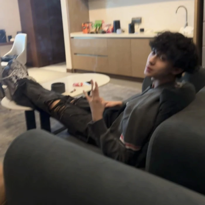 男