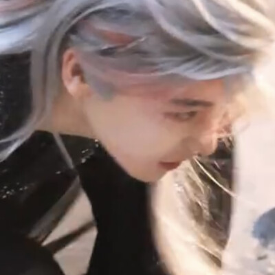 我在隔岸观火的时候，尤为好整以暇