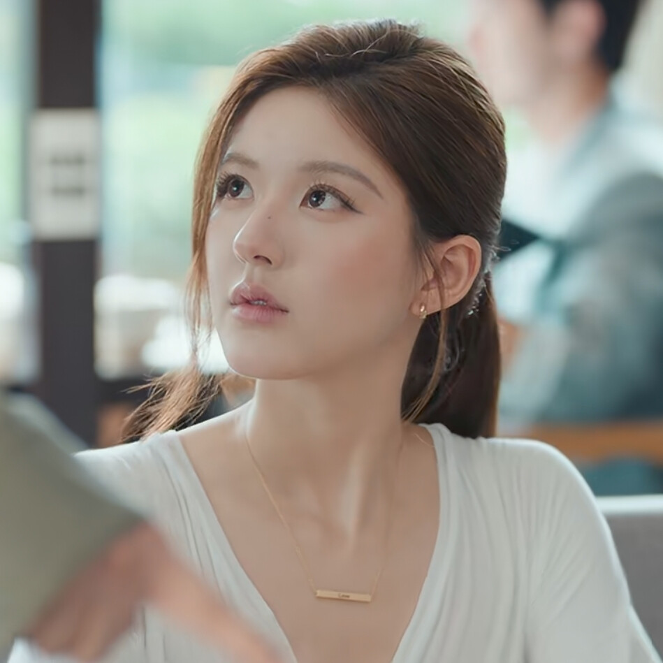 赵露思
许我耀眼