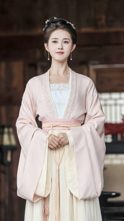 状元郎，夫人又掀桌了 张琼