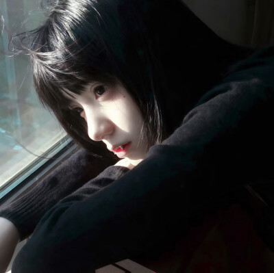 女