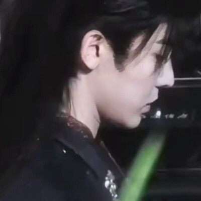 春去秋来只盼闯入你的眼眸