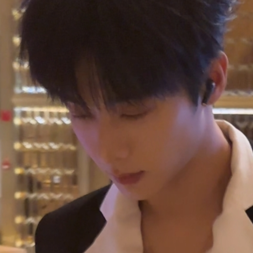 这个造型很适合他吧！