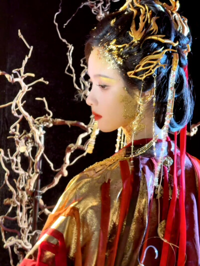 陈都灵