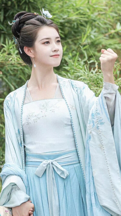 状元郎，夫人又掀桌了 张琼